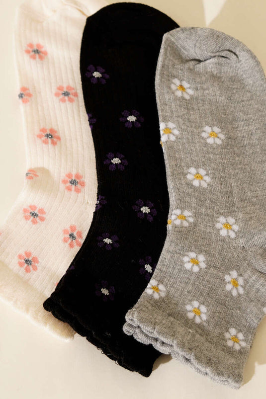 Women's Set of 3 Short Cuff Socks with Embroidery Details Assorted 10