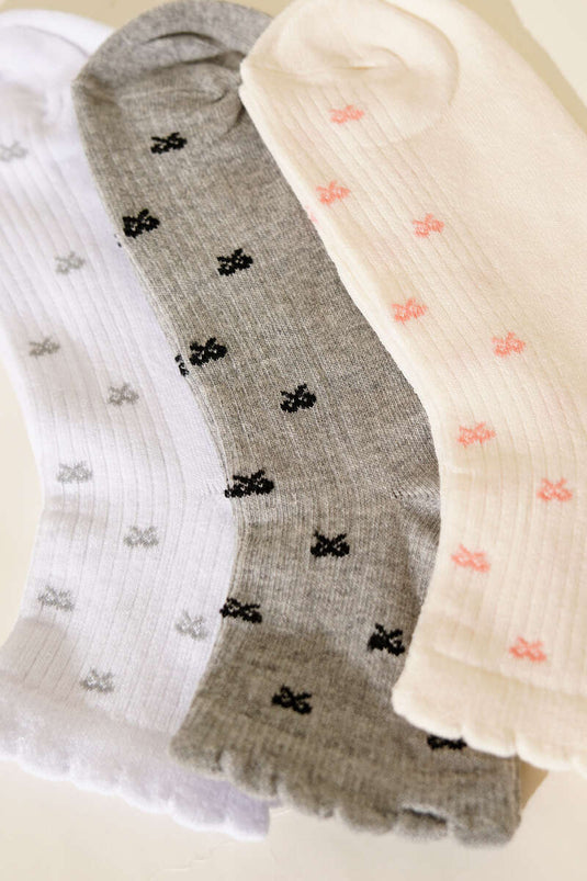 Women's Set of 3 Short Cuff Socks with Embroidery Details Assorted 4