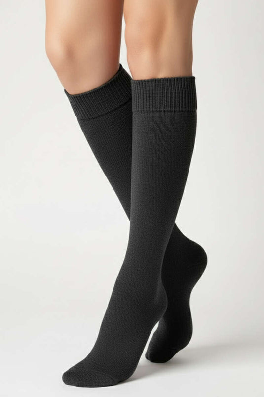 جوارب نسائية من الموهير تصل إلى الركبة، لون رمادي دخاني