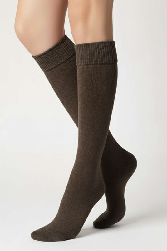 جوارب نسائية من الموهير تصل إلى الركبة، لون بني