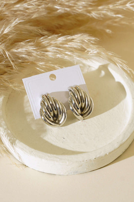 أقراط فضية سميكة منقوشة