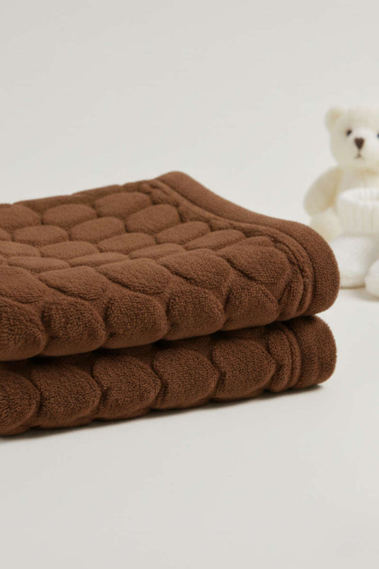 Babydecke mit Herzmuster, Kaffee