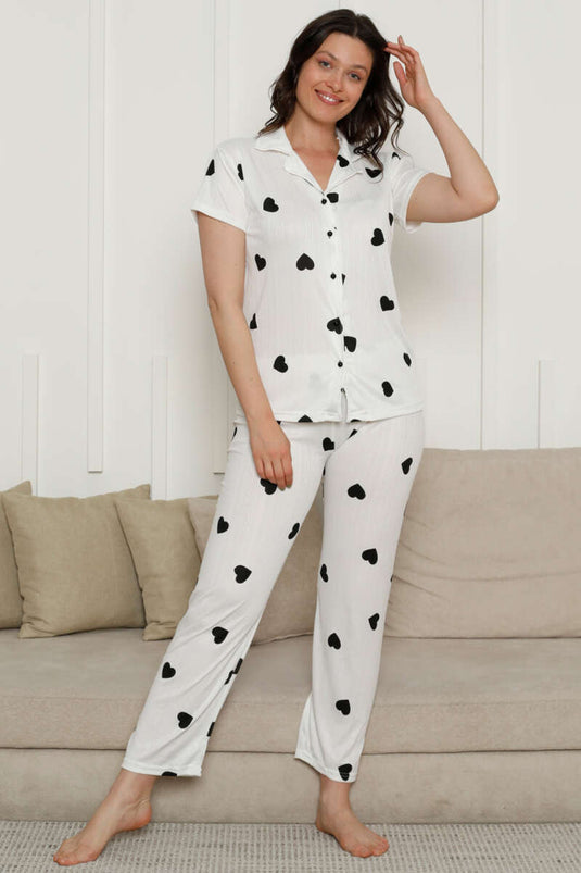 Ensemble pyjama noir à manches courtes et motifs cœurs