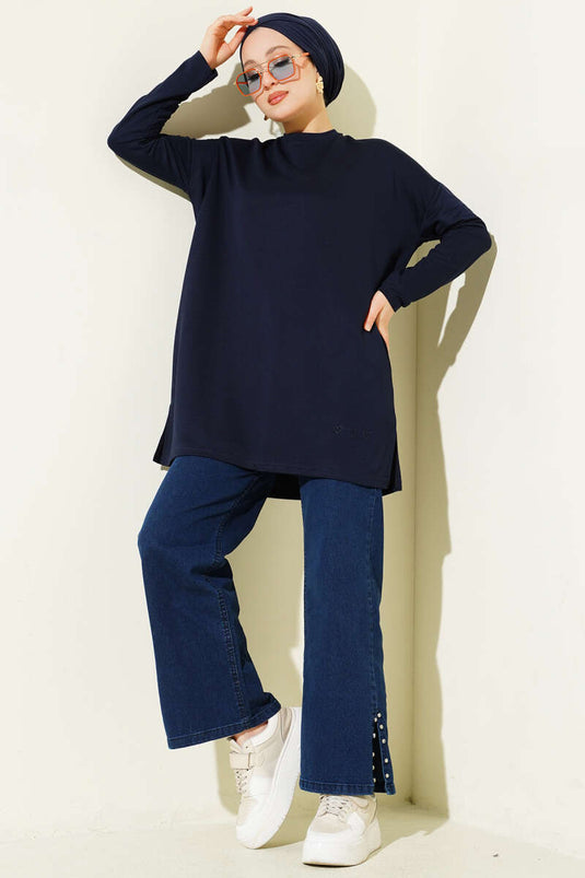 تونيك أساسي بتفصيل قلب باللون الأزرق الداكن
