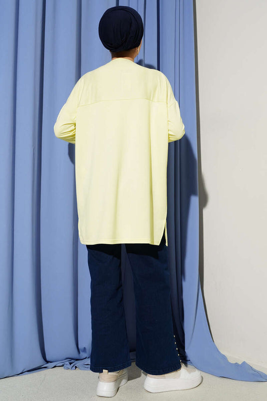 تونيك أساسي بتفصيل قلب باللون الأصفر