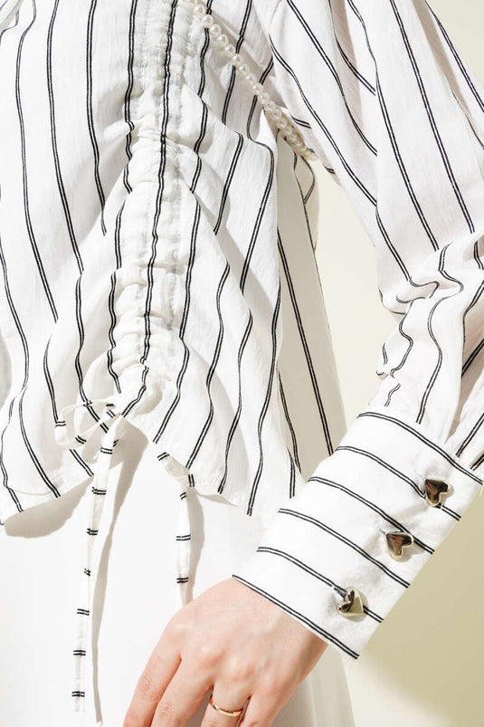 Kalp Düğmeli Önü Büzgülü Kısa Gömlek Beyaz