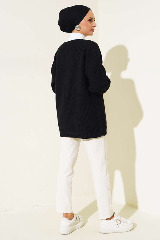 Cardigan en tricot brodé cœur noir