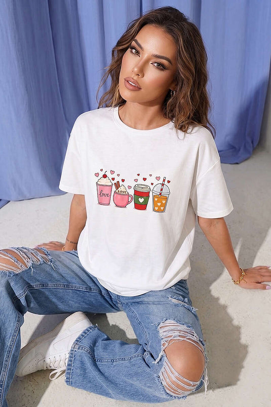 T-shirt blanc imprimé avec tasse à cœur