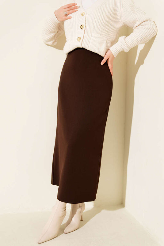 Kapalı Yırtmaçlı Kalem Etek Acı Kahve