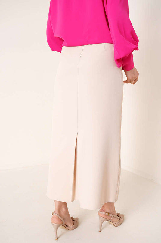 تنورة قلم رصاص بفتحة مغلقة باللون البيج