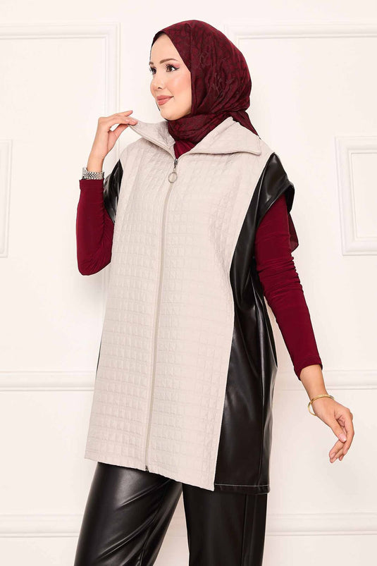 طقم من قطعتين من الجلد المبطن باللون البيج