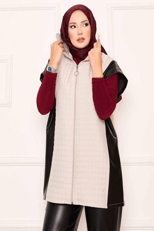 طقم من قطعتين من الجلد المبطن باللون البيج