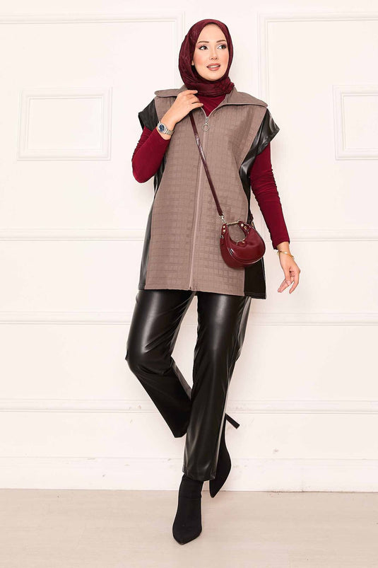 طقم من قطعتين من الجلد المبطن بلون المنك