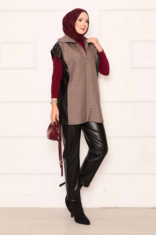 طقم من قطعتين من الجلد المبطن بلون المنك