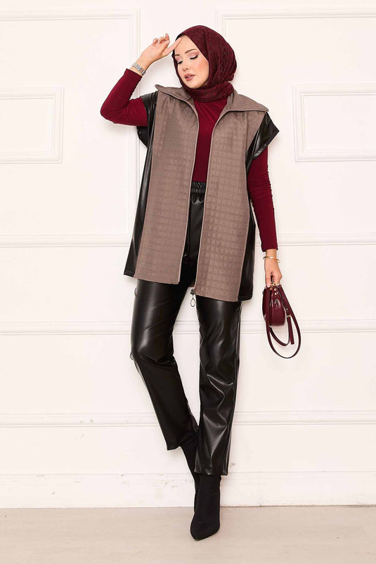 طقم من قطعتين من الجلد المبطن بلون المنك