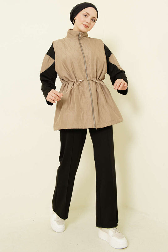 طقم ثلاثي بسحاب وسترة مبطنة بالبيج