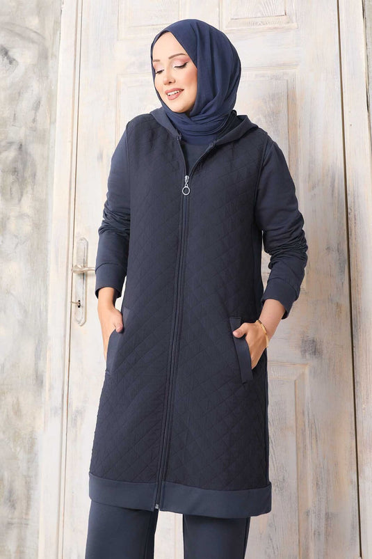 Ensemble trois pièces gris avec gilet matelassé