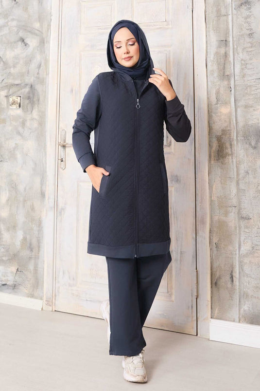 Ensemble trois pièces gris avec gilet matelassé