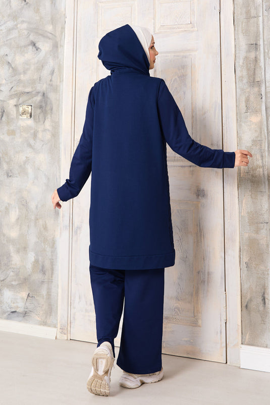 طقم من ثلاث قطع مع سترة مبطنة، أزرق داكن