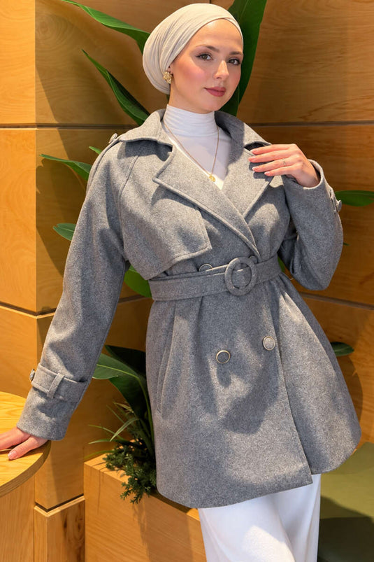 Cappotto Grigio Con Cintura E Bottoni