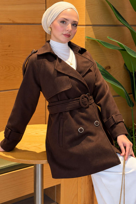 Cappotto Marrone Con Cintura E Bottoni