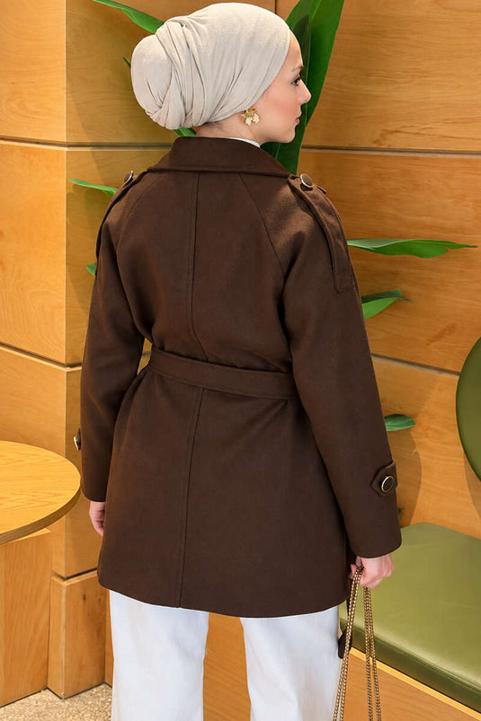 Cappotto Marrone Con Cintura E Bottoni