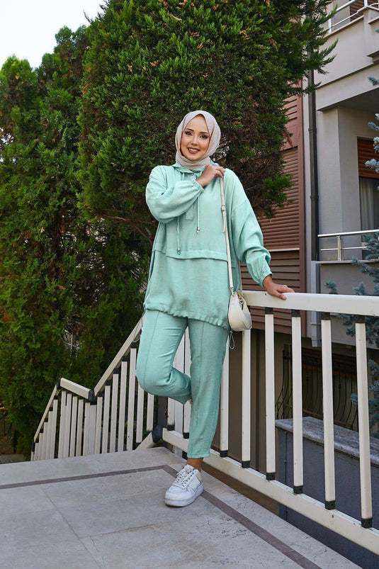 Costume deux pièces à capuche et boutons, couleur menthe