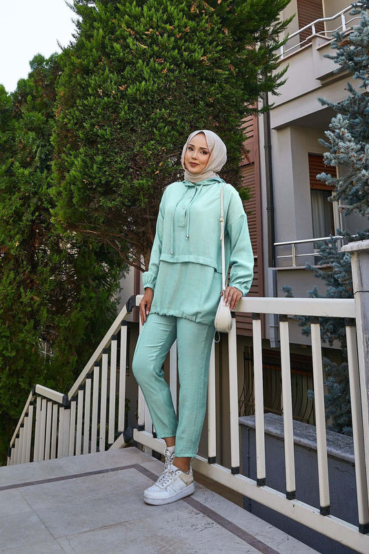 بدلة من قطعتين بغطاء رأس وأزرار، لون نعناعي