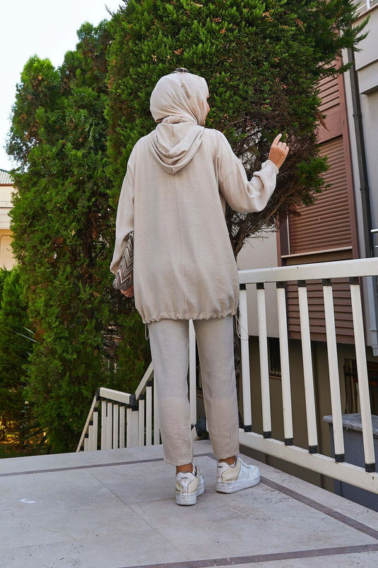 طقم حجري مكون من قطعتين بغطاء رأس وأزرار