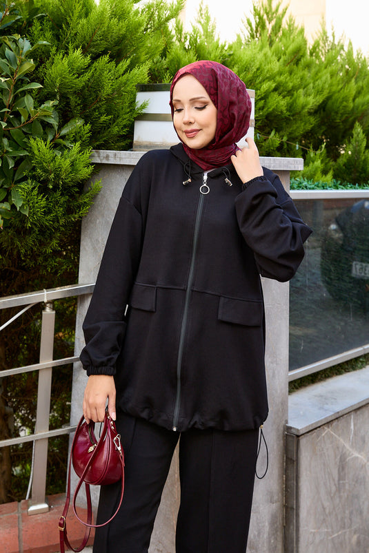 بدلة أويشو سوداء من قطعتين بغطاء رأس وسحاب