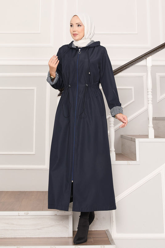 Trench-coat long à capuche et taille ajustable, bleu marine