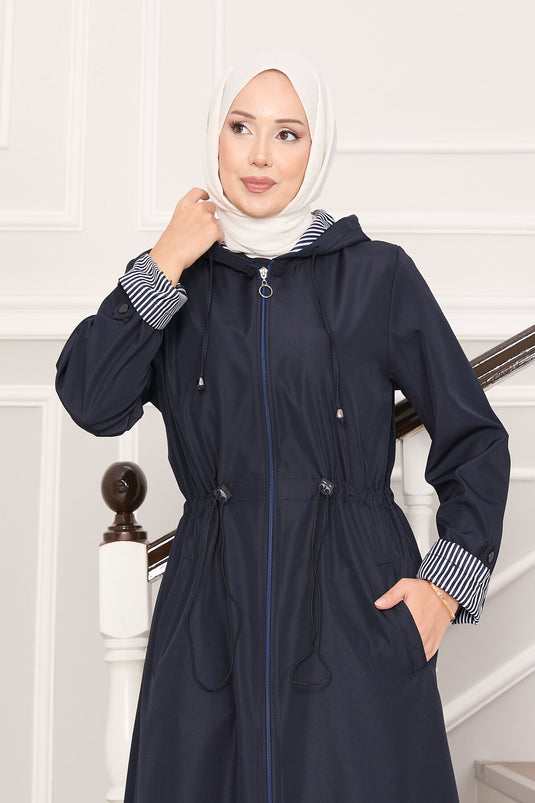 Trench-coat long à capuche et taille ajustable, bleu marine
