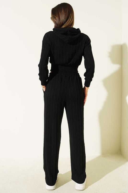 طقم من قطعتين بغطاء رأس وتفاصيل برباط، أسود