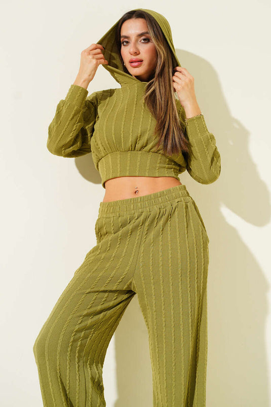 طقم من قطعتين بغطاء رأس وتفاصيل برباط، أخضر