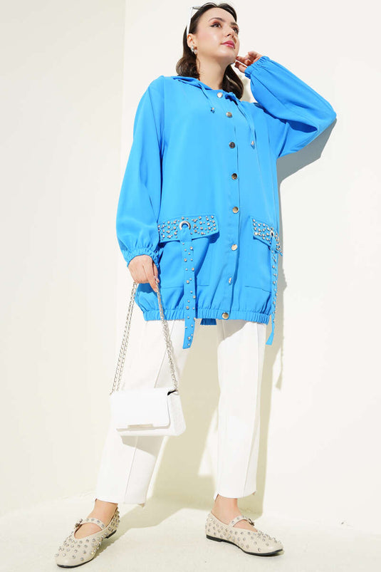 قبعة زرقاء بغطاء رأس وجيب