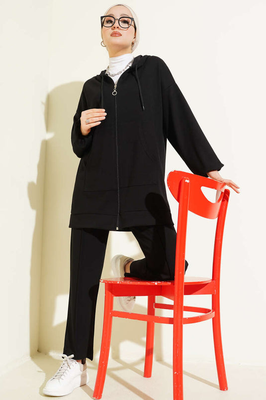 طقم لويسا ثنائي بغطاء رأس وجيوب باللون الأسود