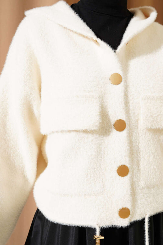 Gilet court en maille à capuche et boutons-pression, couleur vanille