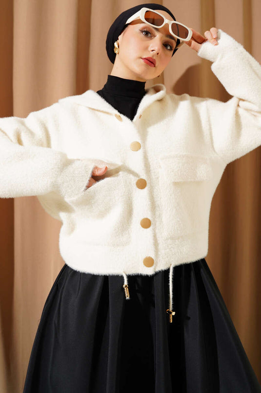 Gilet court en maille à capuche et boutons-pression, couleur vanille