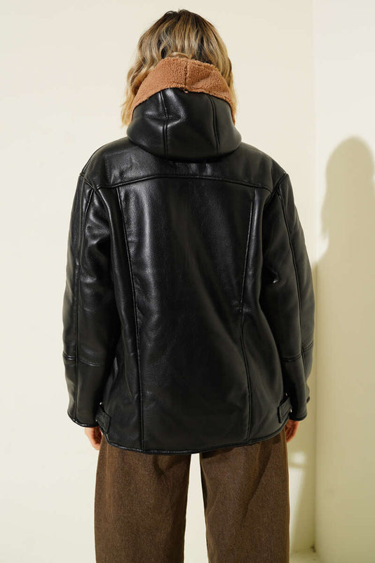 جاكيت جلد أسود جملي بغطاء رأس