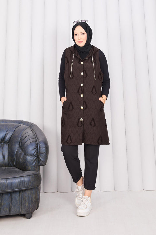 سترة حجاب مبطنة بغطاء رأس وأزرار باللون البني