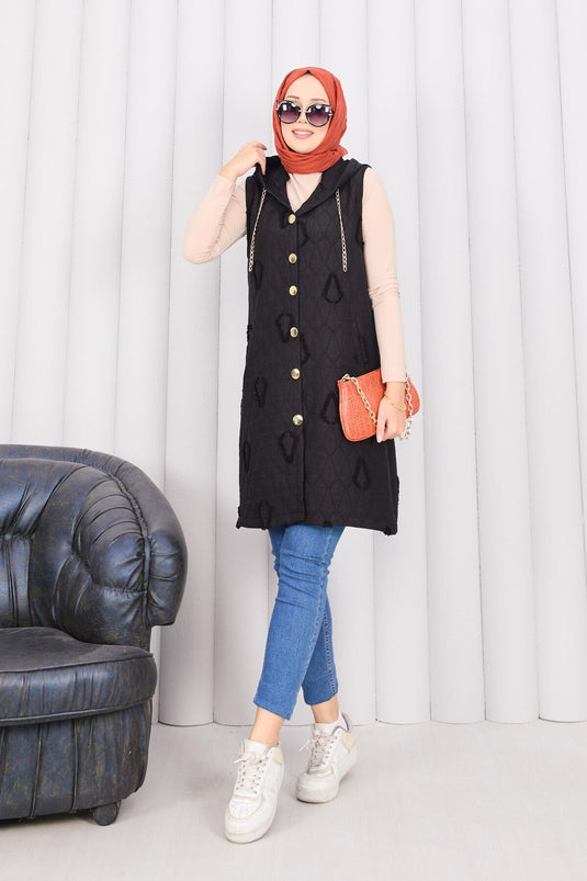 سترة حجاب مبطنة بغطاء رأس وأزرار باللون الأسود