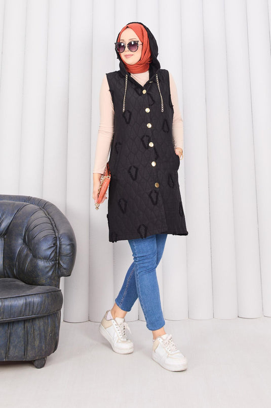 سترة حجاب مبطنة بغطاء رأس وأزرار باللون الأسود