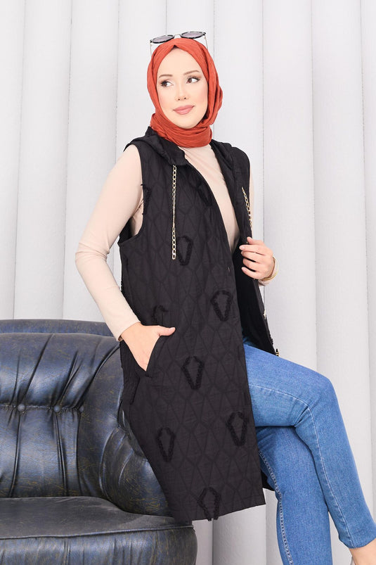 سترة حجاب مبطنة بغطاء رأس وأزرار باللون الأسود