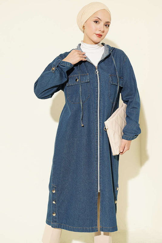 Cappotto Blu Con Cappuccio E Chiusura A Cerniera