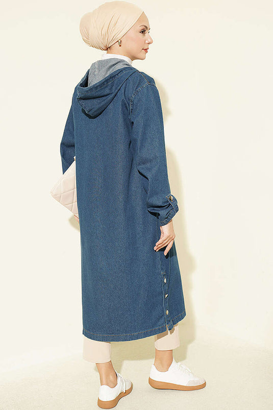 Cappotto Blu Con Cappuccio E Chiusura A Cerniera