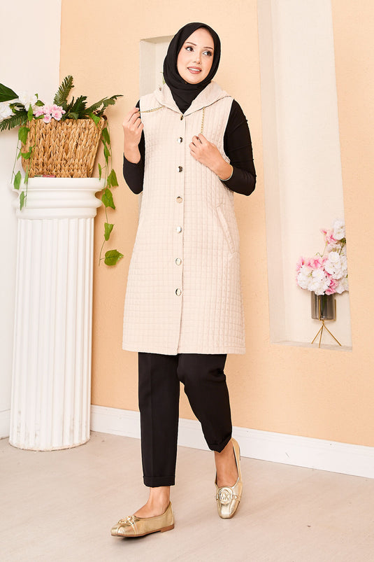 Gilet matelassé à capuche et boutons dorés beige