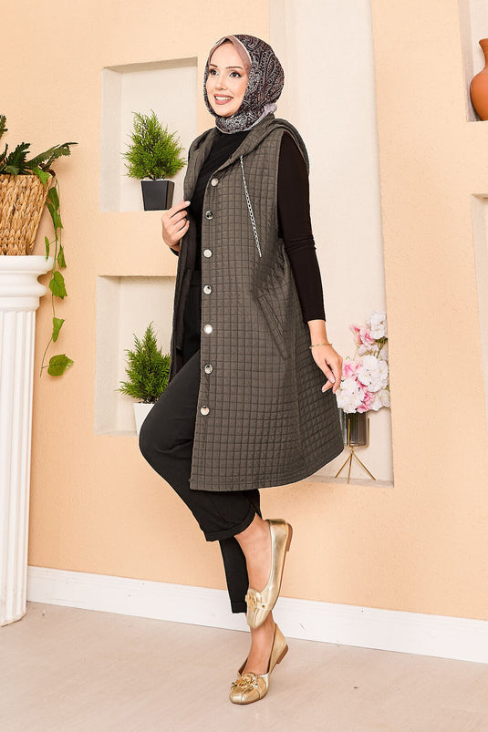 Gilet matelassé à capuche et boutons dorés, vison foncé