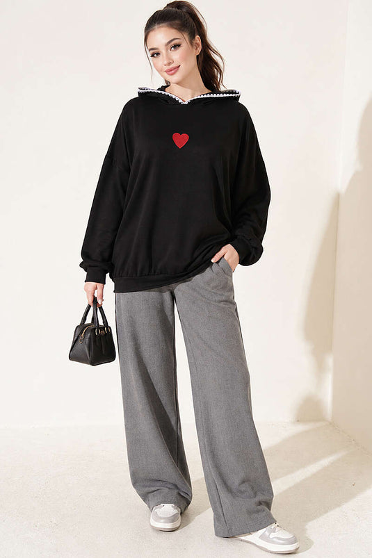Kapüşonlu Kalp Nakışlı Sweatshirt Siyah