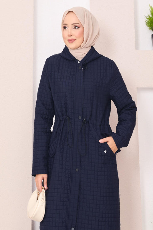 Trench-coat matelassé à capuche bleu marine avec hijab