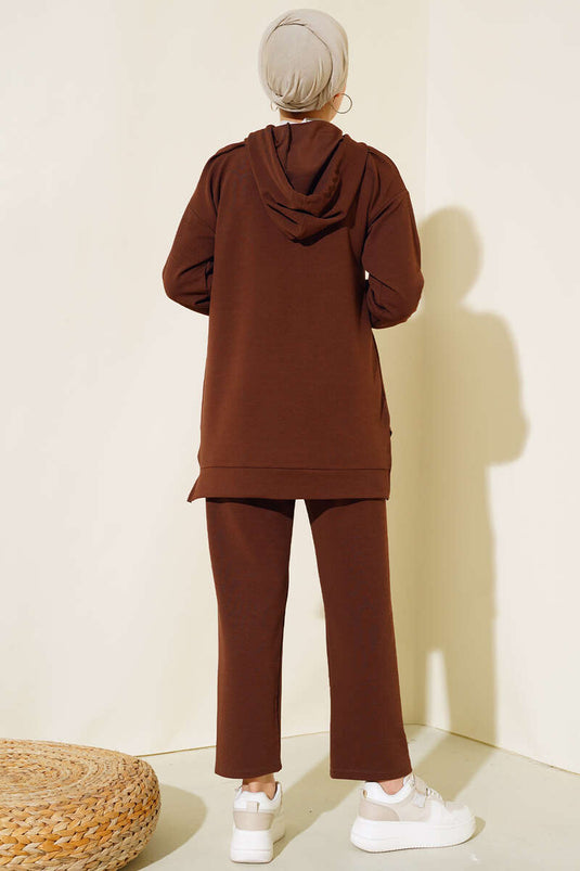 طقم مزدوج كريب بغطاء للرأس بني